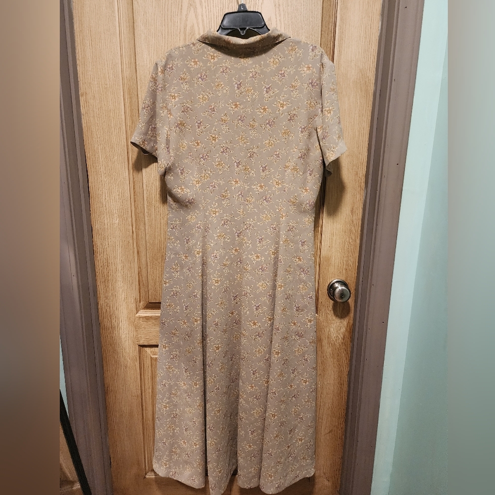 Liz Claiborne Tan Floral Midi Dress - Picture 5 of 5